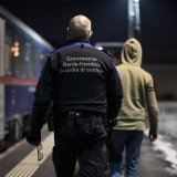Le nombre de migrants interpellés à la frontière orientale suisse est en hausse constante sur les six premiers mois de l'année (archives).